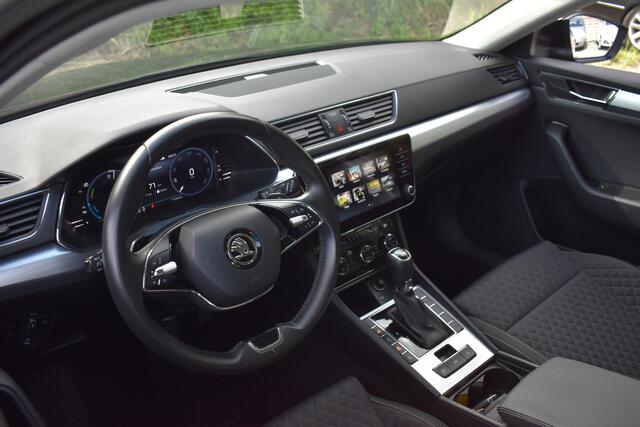 Skoda SUPERB Combi iV 218PK DSG HYBRID BUSINESS VIRTUAL/NAVI/TREKHAAK