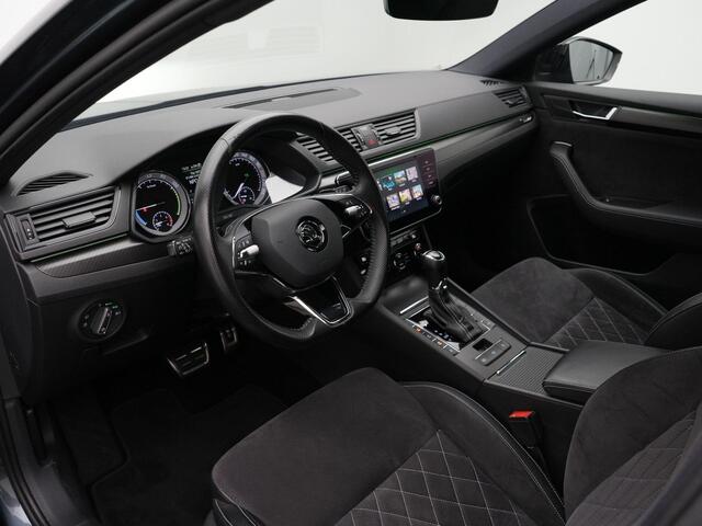 Skoda SUPERB Combi 1.4 TSI 218 pk DSG iV Sportline Business | Panoramadak | Trekhaak | Geheugenstoelen | Matrix LED | Leder/alcantara