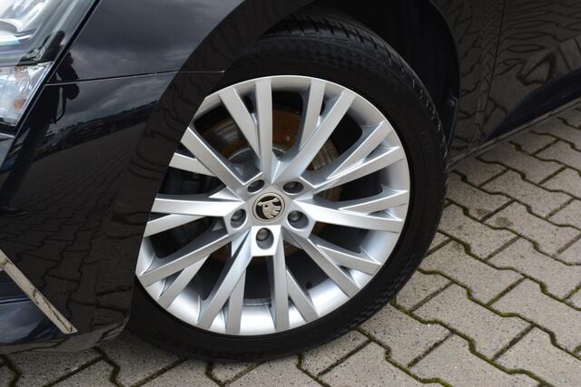 Skoda SUPERB Combi 1.4 TSI iV Business Edition Plus | ACC | Trekhaak | Canton |