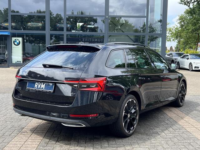 Skoda SUPERB Combi 1.4 TSI iV Sportline Business PHEV | PLUG-IN HYBRIDE | ADD CRUISE | STOEL/ STUURVERWARMING | ELEK. TREKHAAK | 360 CAMERA| ACHTERBANK VERWARMD| TREKHAAK | BOM VOL OPTIES | RIJKLAAR GELEVERD MET 12 MND BOVAG GARANTIE |