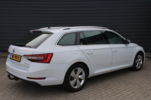 Skoda SUPERB Combi 1.4 TSI Ambition Business Trekhaak Navigatie CarPlay
