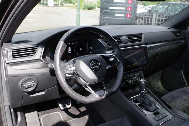 Skoda SUPERB Combi 1.4 TSI iV Sportline BNS 218 PK PHEV, Panoramadak, Trekhaak, DCC, 360 Camera, Canton Sound, 4 x Stoelverwarming