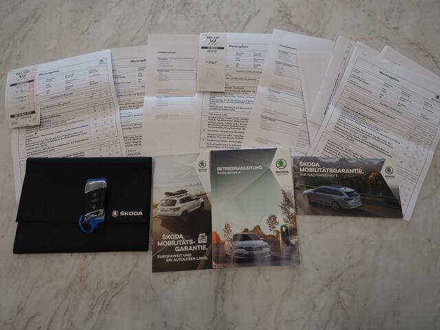 Skoda SUPERB Combi 1.4 TSI iV 218PK | Keyless | Camera | DAB | Cruise | Stoelverwarming | LED | Carplay