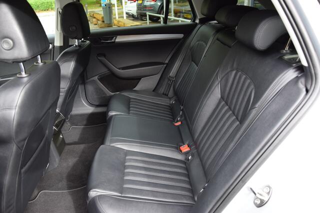 Skoda SUPERB Combi 1.5 TSI 150PK ACT Business Edition DSG Automaat | Org. NL | BOVAG Garantie | Trekhaak | Lederen Bekleding | Full LED | Apple Carplay/Android Auto | Cruise&Climate Control |