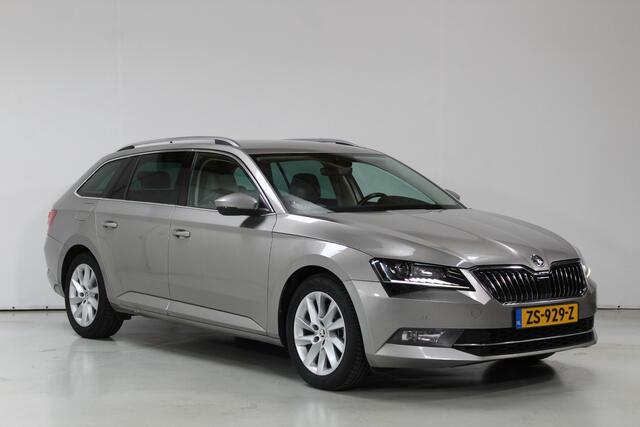 Skoda SUPERB Combi 1.4 TSI ACT Style | Navi | Cam | Carplay | Trekhaak |