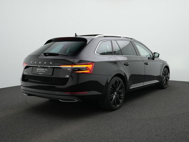 Skoda SUPERB Combi 1.4 TSI iV 218 pk Laurint & Klement | Panoramadak | Stoelventilatie | Trekhaak | CANTON sound | 360° camera | Bekleding Leder | Adaptieve onderstelregeling (DCC) | 19 inch