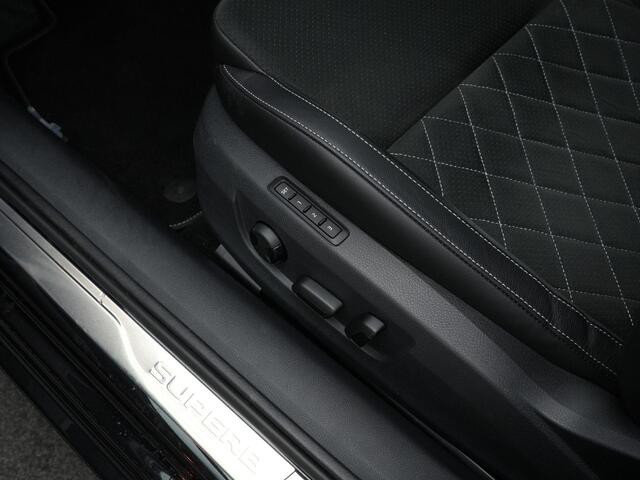 Skoda SUPERB Combi 1.4 TSI iV 218 pk DSG Sportline Business | Trekhaak | Adaptief onderstel (DCC) | Matrix LED | Geheugenstoel | Achteruitrijcamera