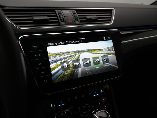 Skoda SUPERB Combi 1.4 TSI 218 pk DSG iV Laurint & Klement | Panoramadak | Stoelventilatie | Adaptieve onderstelregeling (DCC) | Rondomzicht camera | Geheugenstoelen | Trekhaak | Lederen bekleding | Standkachel | 19 inch