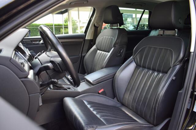 Skoda SUPERB Combi 1.4 TSI iV Business VOLLE AUTO / Wegkl. Trekhaak!