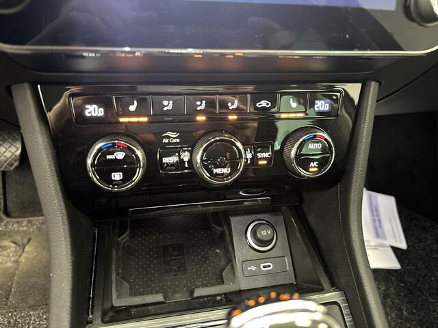 Skoda SUPERB Combi 1.5 TSI 150pk DSG ACT Business Edition Plus · Camera · Keyless · Apple/Android Car Play · Navigatie · Cruise Control · Elek. bestuurdersstoel · 17'' Inch · Garantie t/m 10-07-2027 of 100.000km