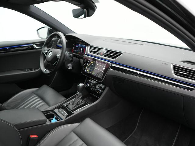 Skoda SUPERB Combi 1.4 TSI iV Laurin & Klement Plug In Hybrid 218pk Dealer O.H PHEV | Panodak | Crystal LED | Adaptive Cruise | Lederen Sportstoelen Memory & Verwarmd | Canton Audio | 360 Camera | Apple Carplay | Keyless | Stuur Verwarmd | Navigatie |