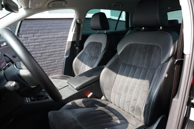 Skoda SUPERB Combi 1.4TSI iV 218PK Business Ed. Plus NAP|Trekhaak|Virtual|Stoelvw|Keyless