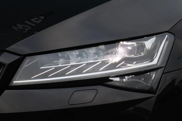 Skoda SUPERB Combi 1.5 TSI ACT DSG AUT. Sportline Business CARPLAY|MEMORY|MATRIX.LED|STOEL/STUURVERW|DIGI.DASHB|ELEK.A.KLEP|NAV|CAM|PDC 1'EIG