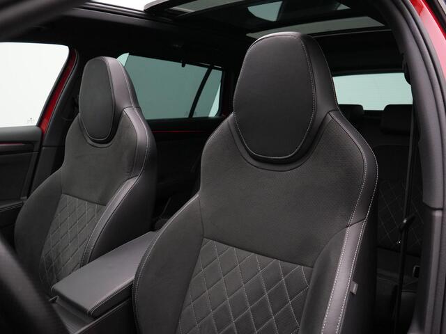 Skoda SUPERB Combi 1.5 TSI 150 pk DSG ACT Sportline Business | Panoramadak | Geheugenstoelen | Rondomzicht camera | Matrix LED | Stuur-/achterbankverwarming