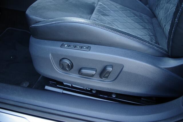 Skoda SUPERB Combi 1.4 TSI iV 218 PK Sportline Business PHEV, Keyless, Uitklapbare Trekhaak, Carplay, Memory, 4 Stoelverwarming