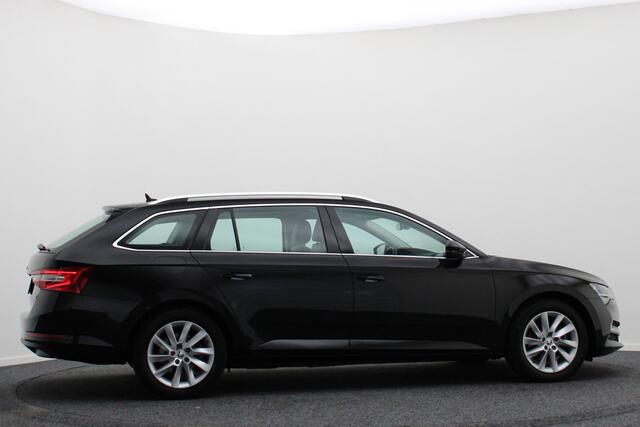 Skoda SUPERB Combi 1.4 TSI iV Business Edition Plus Leer, Camera, Apple Carplay, Elektr. Stoel, LED, Trekhaak, PDC