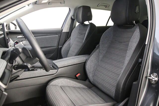 Skoda SUPERB Combi First Edition 1.5 TSI PHEV 204pk DSG Automaat Trekhaak, Adaptive cruise control, 360 camera, Achteruitrijcamera, Elektrische achterklep, Navigatie