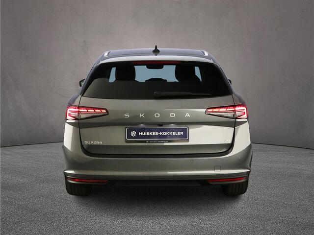 Skoda SUPERB Combi First Edition 1.5 TSI PHEV 204pk DSG Automaat Trekhaak, Adaptive cruise control, 360 camera, Achteruitrijcamera, Elektrische achterklep, Navigatie