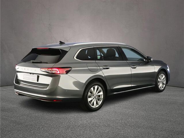 Skoda SUPERB Combi First Edition 1.5 TSI PHEV 204pk DSG Automaat Trekhaak, Adaptive cruise control, 360 camera, Achteruitrijcamera, Elektrische achterklep, Navigatie