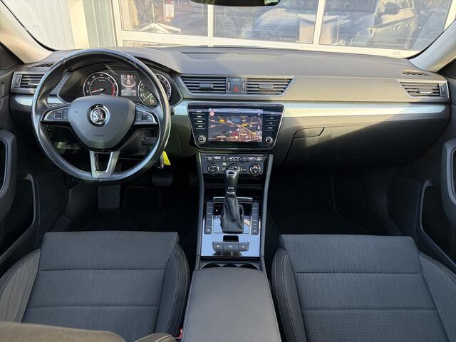 Skoda SUPERB Combi 1.4 TSI ACT Ambition Business 150pk | Apple Carplay/Android Auto | Achteruitrijcamera | Bi-xenon koplampen | Elektrisch glazen panorama-dak | Navigatiesysteem full map | Voorstoelen verwarmd | Zeer ruime auto!