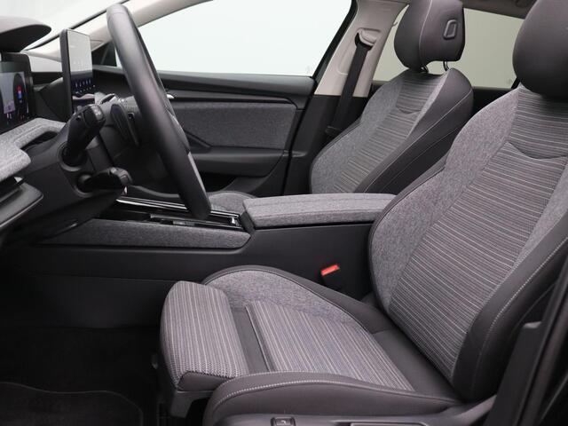 Skoda SUPERB Combi 1.5 TSI MHEV First Edition 150PK DSG Matrix-Led, Pano-Schuifdak, Side Assist, Stoelverwarming, Elek. Achterklep, Massage stoel, Navigatie, Adaptive cruise control