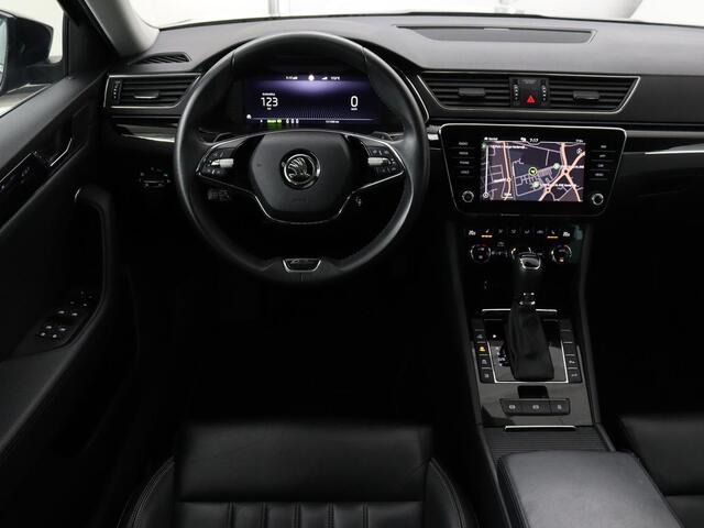 Skoda SUPERB 1.4 TSI iV Laurin & Klement | Panoramadak | Leder | Adaptive cruise | Canton Sound | Stoelverwarming | Standkachel | Carplay | Camera | Full LED | Memory
