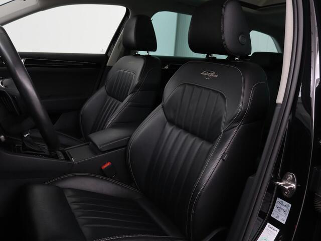 Skoda SUPERB 1.4 TSI iV Laurin & Klement | Panoramadak | Leder | Adaptive cruise | Canton Sound | Stoelverwarming | Standkachel | Carplay | Camera | Full LED | Memory
