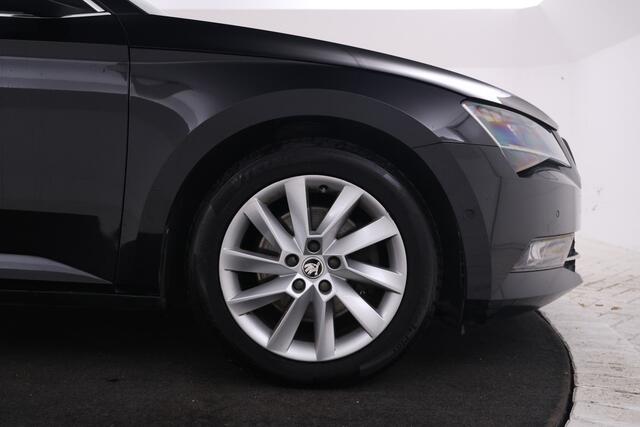 Skoda SUPERB Combi 1.5 TSI ACT Sportline Business Camera, Stoelverwarming, Panorama schuif/kantel, Apple Carplay