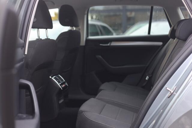 Skoda SUPERB Combi 1.4 TSI ACT AUTOMAAT | NAVI | CARPLAY | TREKHAAK