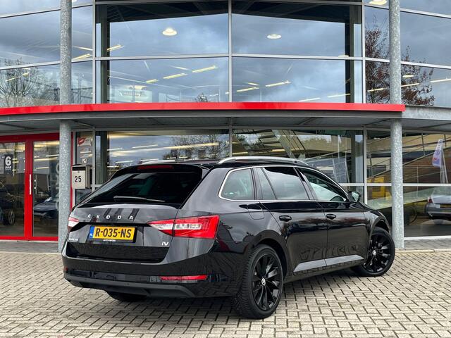 Skoda SUPERB Combi 1.4 TSI iV Business Edition Plus PHEV | Navigatie | Camera | Trekhaak | Climate Control | Cruise Control |