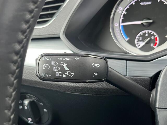 Skoda SUPERB Combi 1.4 TSI iV Business Edition Plus PHEV | Navigatie | Camera | Trekhaak | Climate Control | Cruise Control |