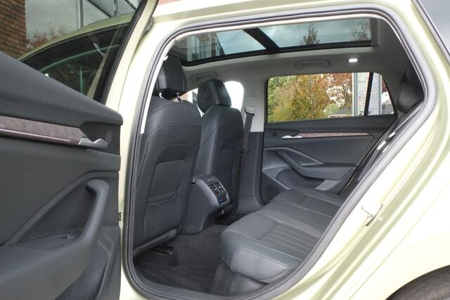 Skoda SUPERB Combi 1.5 TSI iV Laurin & Klement Panorama, Trekhaak