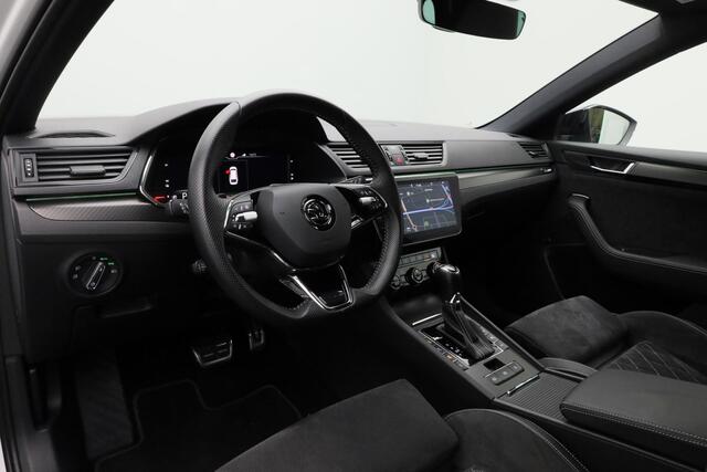 Skoda SUPERB Combi 1.4 TSI 218 pk DSG iV Sportline Business | Panoramadak | Trekhaak | Canton sound | 360 camera | Matrix LED | Adaptief onderstel | Keyless | 19 inch