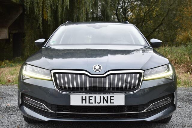 Skoda SUPERB Combi iV 218PK DSG HYBRID BUSINESS TREKHAAK/NAVI/VIRTUAL