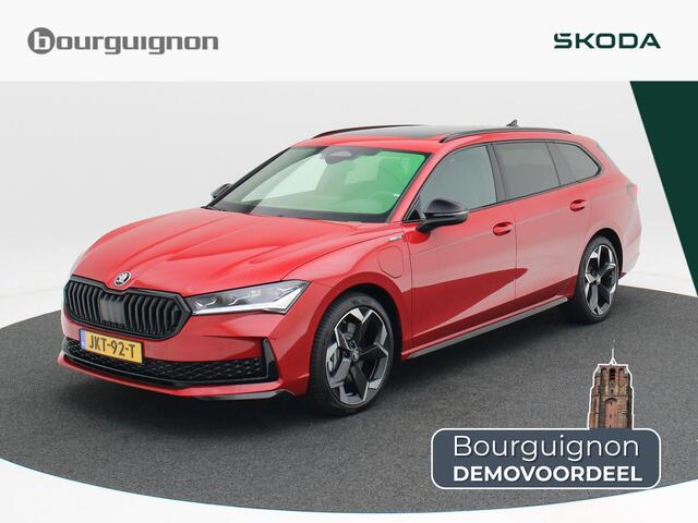 Skoda SUPERB Combi 1.5 TSi 204 Pk PHEV Automaat Sportline Business | Panoramadak | Trekhaak | Head-Up | 19 Inch | Stoelverwarming | Camera