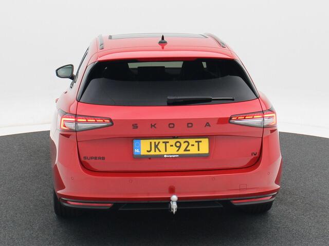 Skoda SUPERB Combi 1.5 TSi 204 Pk PHEV Automaat Sportline Business | Panoramadak | Trekhaak | Head-Up | 19 Inch | Stoelverwarming | Camera