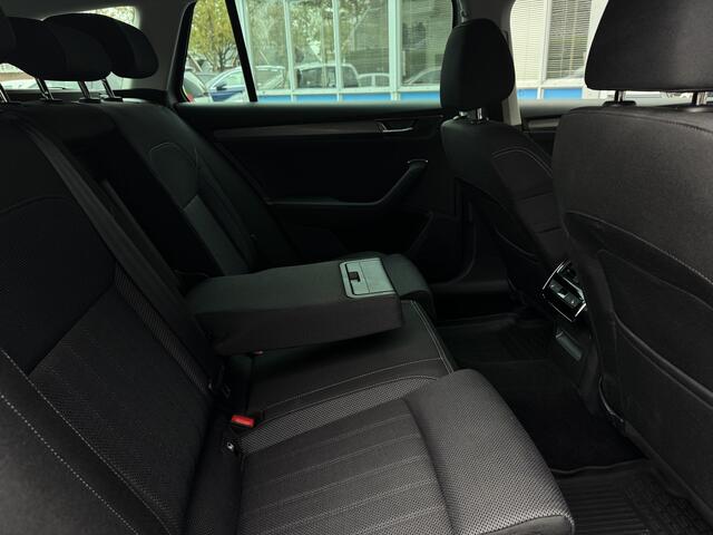 Skoda SUPERB Combi 1.4 TSI iV Business Edition Plus GRATIS Afleverpakket! | Uitklapbare Trekhaak | Elektrische stoelen + Geheugen |