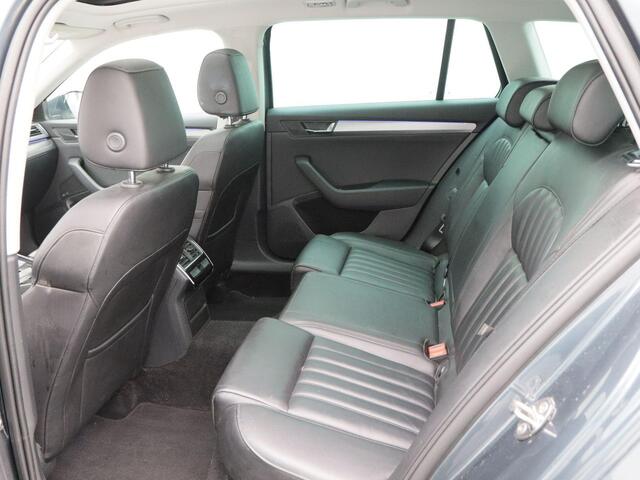 Skoda SUPERB Combi 1.5 TSi 150 Pk Automaat ACT Style Business | Panoramadak | Canton Audio | Elektrische Stoelen | Trekhaak | Camera | CarPlay | LED | 19 Inch