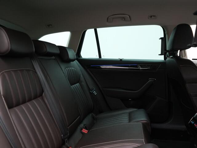 Skoda SUPERB Combi 1.4 TSI iV Laurin & Klement Plug In Hybrid 218pk PHEV | Trekhaak Af Fabriek | Adaptive Cruise | Canton Audio | Lederen Sportstoelen Memory & Verwarmd | Stuur Verwarmd | Sfeerverlichting | Apple Carplay | Navigatie | Virtual | Keyless | DAB