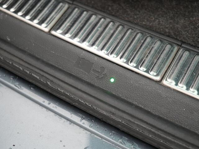 Skoda SUPERB Combi 1.4 TSI iV Laurin & Klement Plug In Hybrid 218pk PHEV | Trekhaak Af Fabriek | Adaptive Cruise | Canton Audio | Lederen Sportstoelen Memory & Verwarmd | Stuur Verwarmd | Sfeerverlichting | Apple Carplay | Navigatie | Virtual | Keyless | DAB