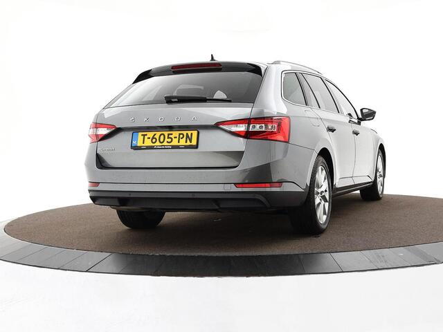 Skoda SUPERB Combi 1.5 TSI 150pk DSG ACT Business Edition Plus · Camera · Elek. Voorstoel · Elek. Achterklep · Apple/Android Car Play · Navigatie · 17'' Inch · Garantie t/m 02-08-2027 of 100.000km