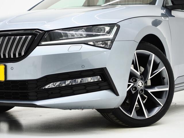 Skoda SUPERB Combi 1.4 TSI iV Sportline 218PK | Panoramadak | Trekhaak | Sportstoelen | Camera | Keyless | Carplay