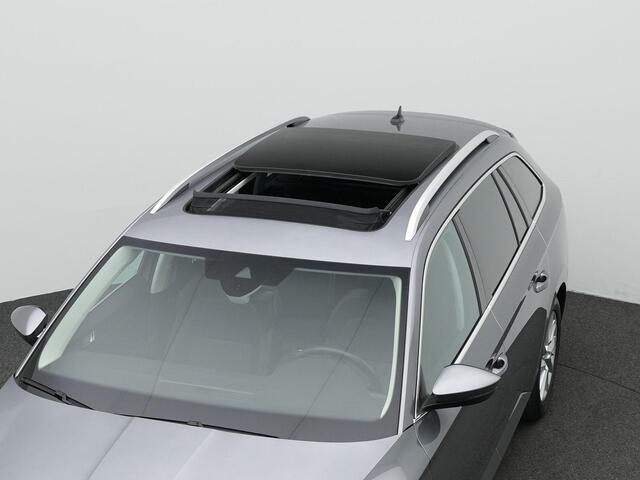Skoda SUPERB Combi 1.5 TSI 150 DSG ACT Style Business Edition Plus | Panoramadak | Trekhaak | Geheugenstoel | Stuur-/stoelverwarming | Achteruitrijcamera