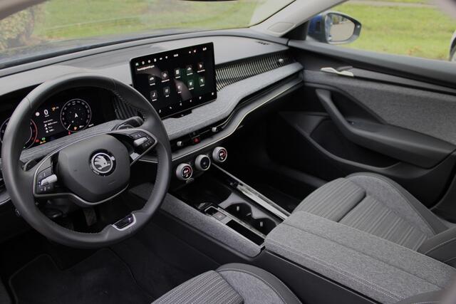 Skoda SUPERB Combi 1.5 TSI 110kW MHEV First Edition Pano/Matrix LED/Keyless/Camera/18"/Elek. klep/Trekhaak wegkl.
