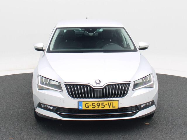 Skoda SUPERB 1.5 TSi 150 Pk Automaat Business Edition | Cruise Control | Navigatie | Bluetooth | CarPlay | Achteruitrijcamera | Trekhaak