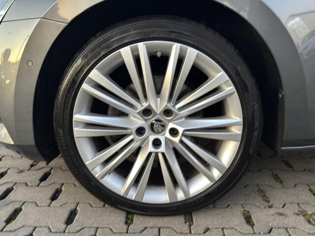 Skoda SUPERB 2.0 TDI DSG STYLE TREKHAAK/CAMERA/NAVI/CRUISE/STOEL-STUURVERW/E-KLEP