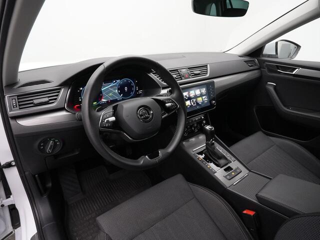 Skoda SUPERB Combi 1.4 TSI iV 218 pk DSG Business Edition | Trekhaak | Geheugenstoel | Matrix LED | Stoel-/achterbankverwarming | Achteruitrijcamera