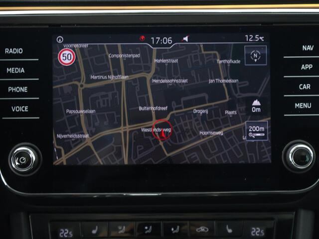 Skoda SUPERB Combi 1.5 TSI ACT Business Edition Automaat | Navigatie | Stoelverwarming | Camera |