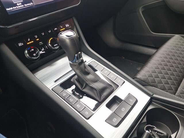 Skoda SUPERB Combi 1.4 TSI 218pk iV Business Edition | Trekhaak 1600kg wegklapbaar | Achterbank verwarming | Full LED | occasion