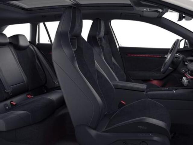 Skoda SUPERB combi Sportline Business 1.5 TSI PHEV 150 kW / 204 PK Co | Panoramadak, elektrisch bedienbaar | Trekhaak, wegklapbaar | Travel Assist Plus Sportline | Dynamic Chassis Control Pakket | CANTON Soundsystem | Lichtmetalen velgen 19 inch Torcular zwart gepolij